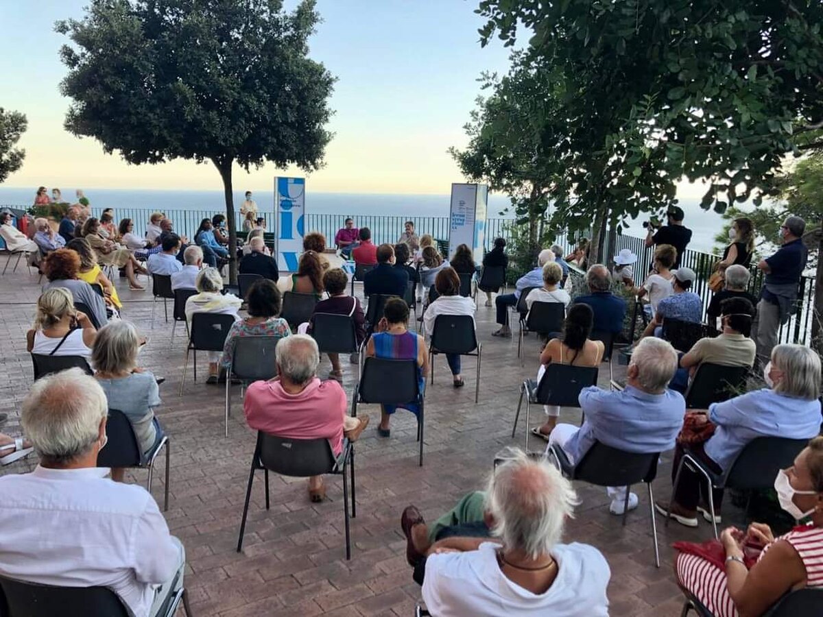 Le Conversazioni Capri Le Conversazioni Capri
