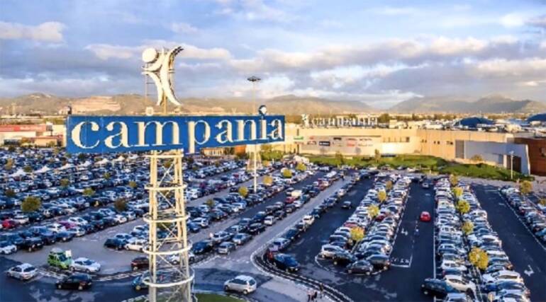 Marcianise, furto al centro commerciale Campania: arrestate 3 donne 