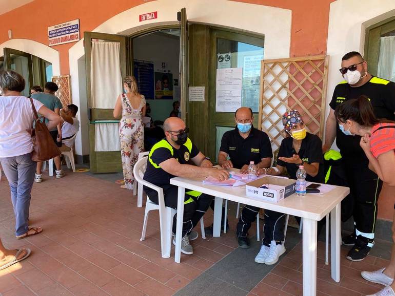 Camerota, operazione estate sicura: oltre 700 operatori turistici vaccinati