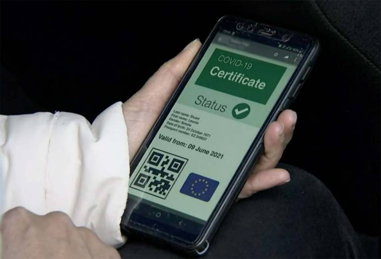 Green pass, i ristoratori di Napoli: ‘Ci sentiamo delle cavie’