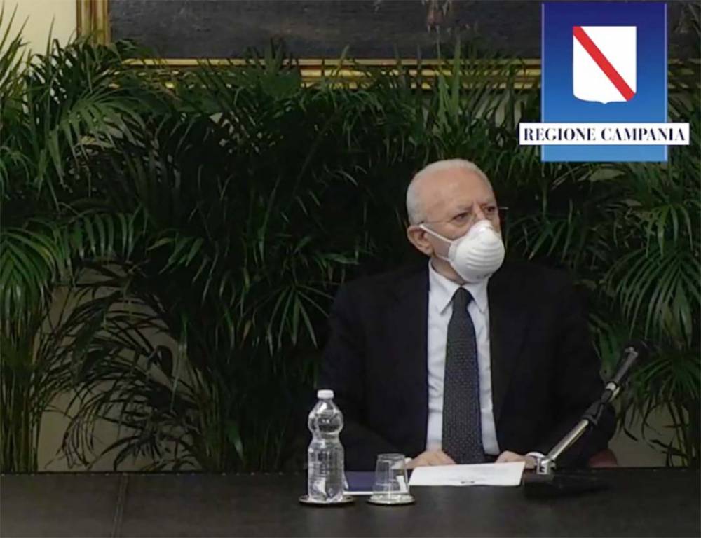 De Luca: ‘Altre 10 ordinanze per rendere le mascherine obbligatorie’