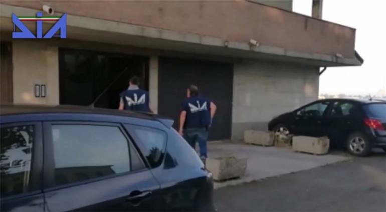 Camorra & appalti ospedale di Caserta: sequestro beni per 2 milioni di euro