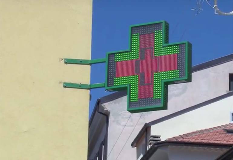 Pozzuoli, tentata rapina in farmacia