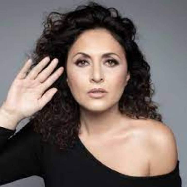 La canzone napoletana anni ’50 torna a splendere con Fiorenza Calogero a San Sebastiano al Vesuvio