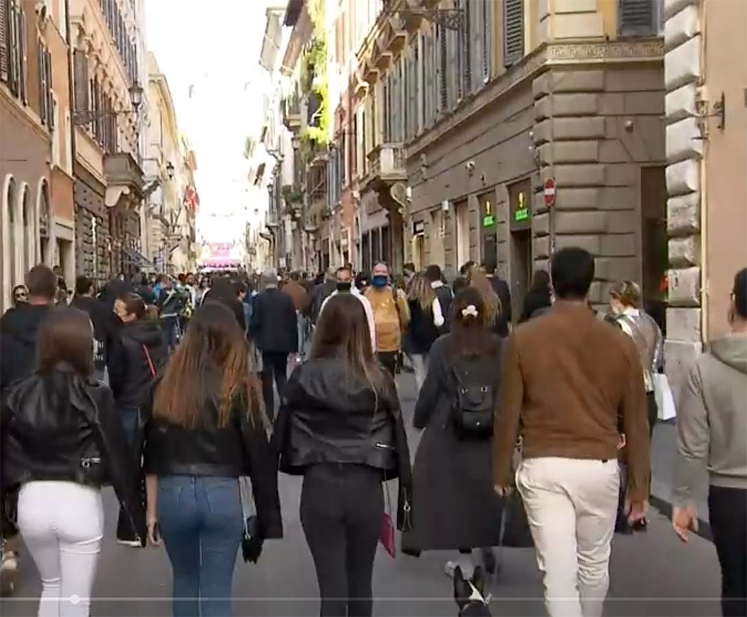 folla italia roma viadelcorso