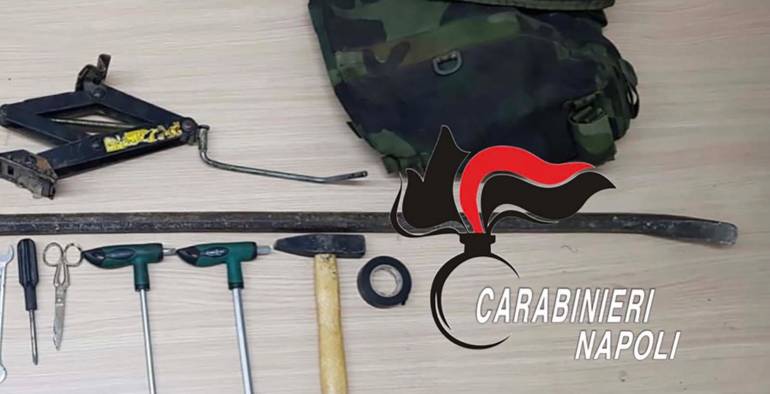 Grumo Nevano, sorpreso a rubare in un negozio: arrestato 33enne