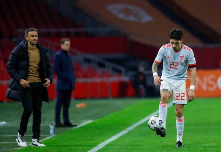 Inter c’è Bellerin per il post Hakimi. Milan, Dalot vicino al ritorno