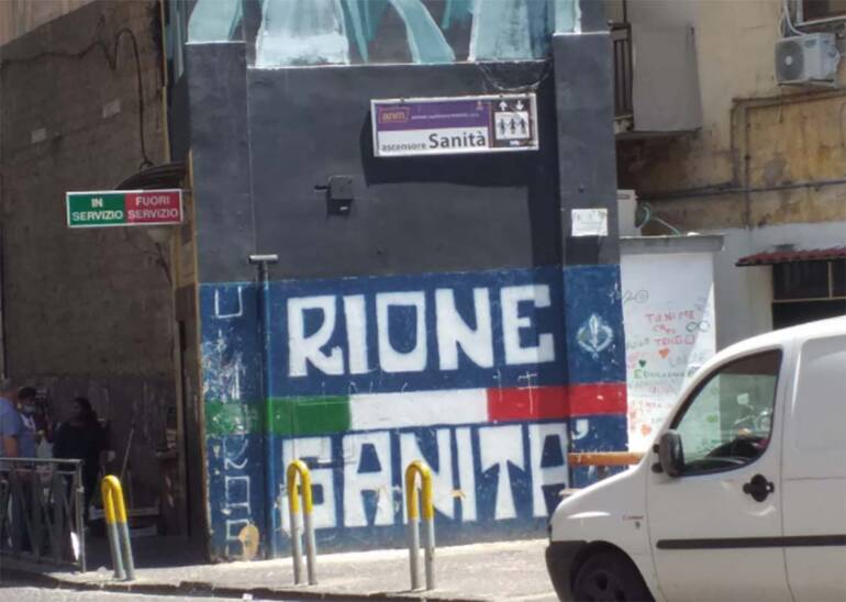 Napoli, al rione Sanità coppia con figlio aggredita da baby gang