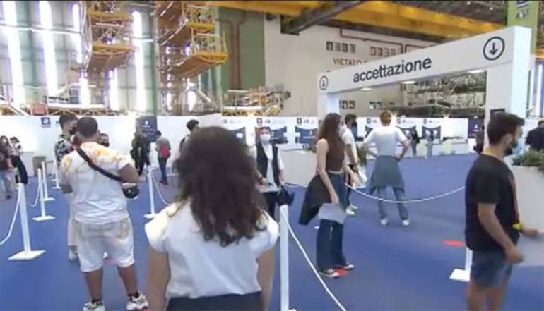 Vaccini: oltre 44 milioni gli immunizzati in Italia, piu’ di 732 mila le terze dosi