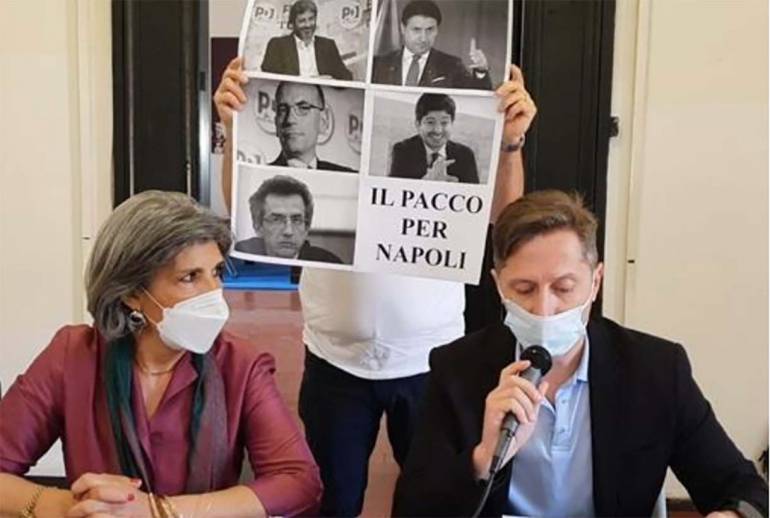 Napoli, Fronda M5s contro Pd e Manfredi: ‘Corriamo da soli’
