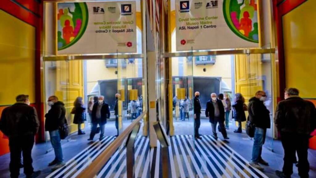 A Napoli open day Pfizer per le seconde dosi