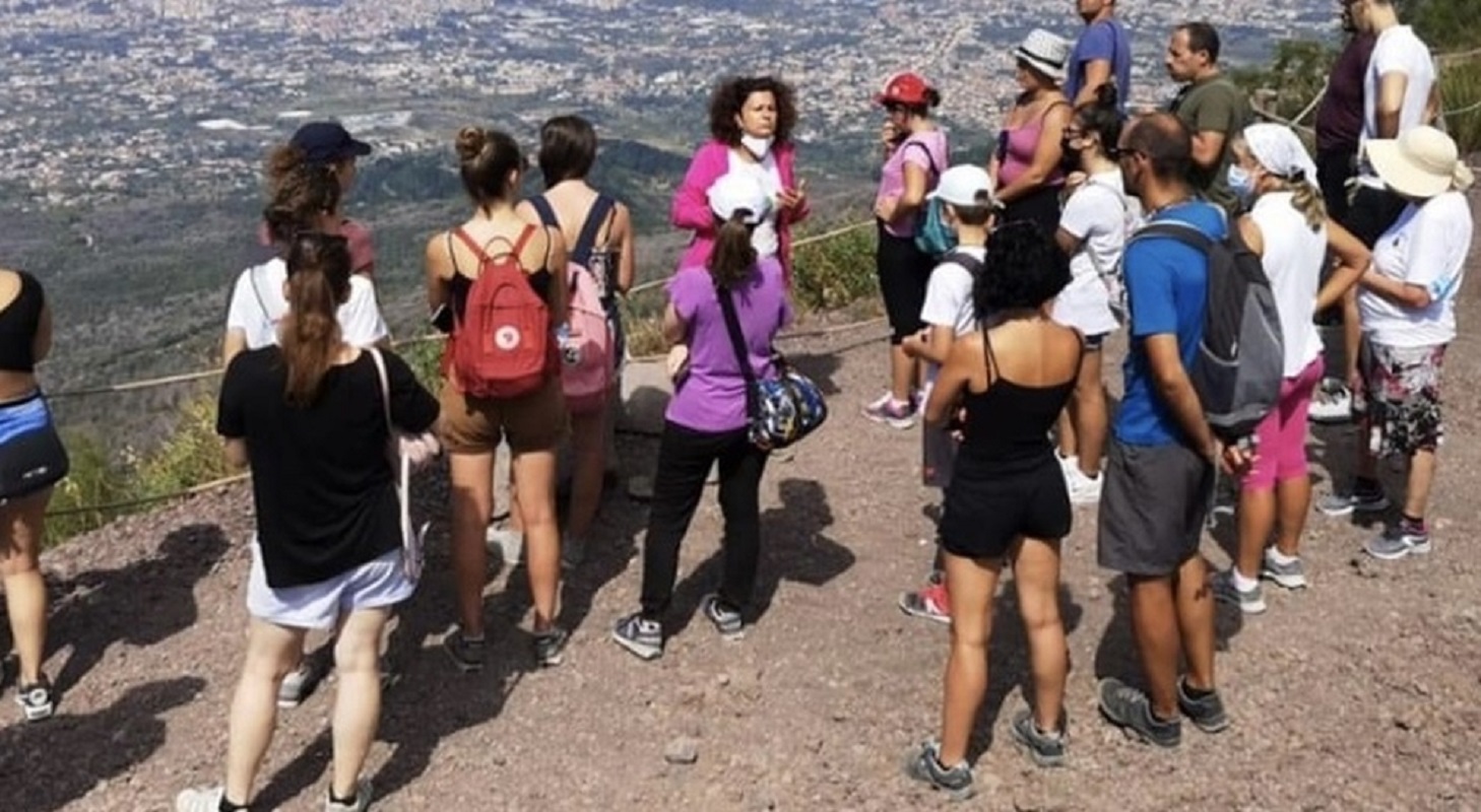 Napoli, gli operatori turistici domani protestano sul Vesuvio