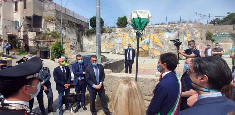 Ercolano, inaugurata piazza Salvatore Barbaro, vittima innocente della camorra