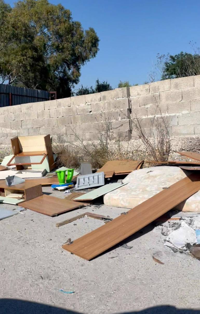Napoli, l’area mercatale di Ponticelli una discarica a cielo aperto