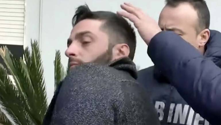 Caserta, imponeva latticini ai caseifici: condannato il figlio di Sandokan