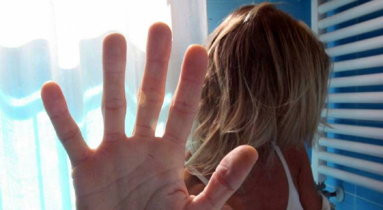 Benevento abusi sessuali su una dipendente