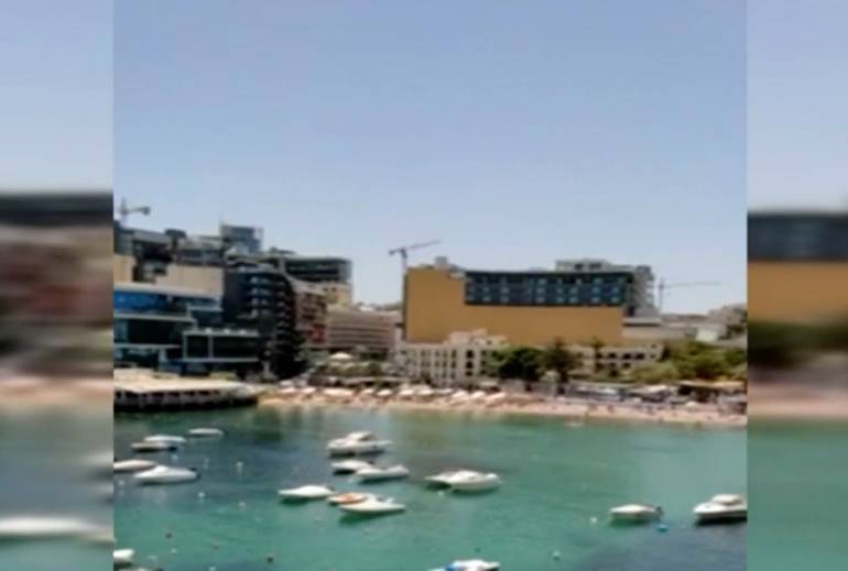 8 positivi sull'aereo proveniente da Malta