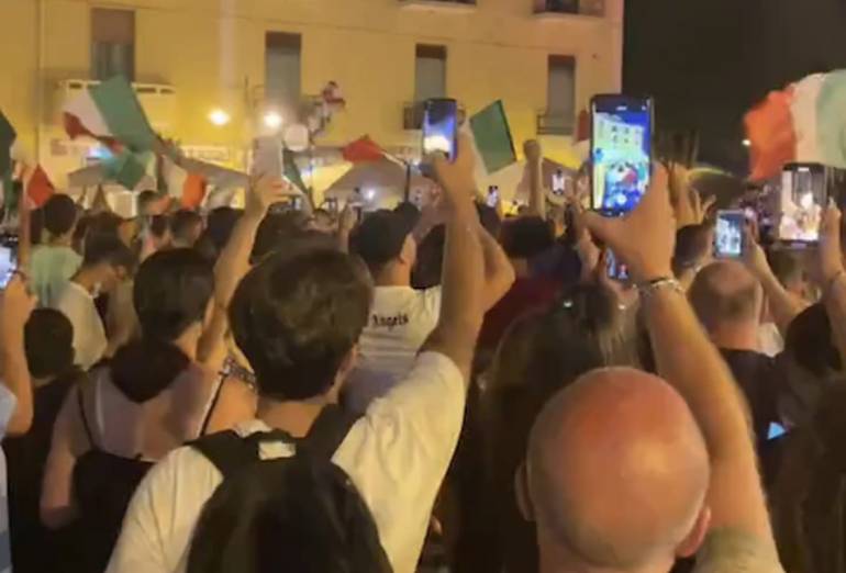 Festa Italia ferito per scoppio petardo in provincia di Salerno