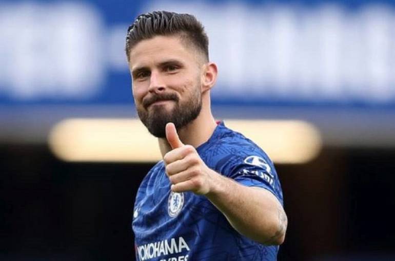 Giroud a Milano: domani le visite. Roma, accelerata per Xhaka