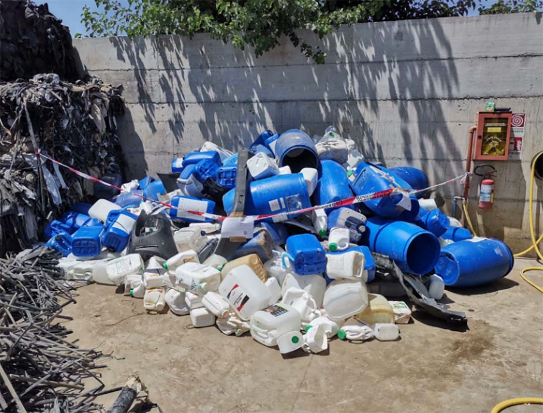 Scoperto deposito rifiuti speciali a Palma Campania