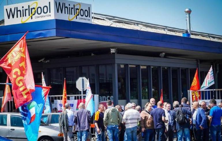 Whirlpool accetti proroga Cig, vicina soluzione per salvare il sito di via Argine