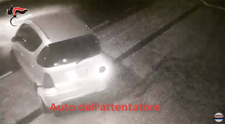 Avellino bomba contro centro per l’Impiego: arrestati 2 presunti terroristi