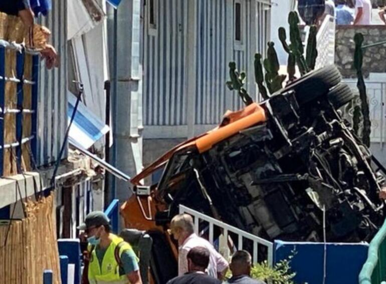 Bus precipitato a Capri, morto l’autista: 19 i feriti, due gravi trasferiti a Napoli