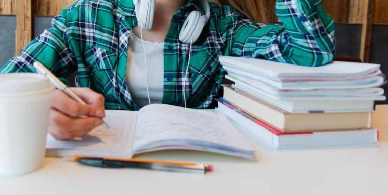 Campania, borse di studio universitarie: si amplia la platea