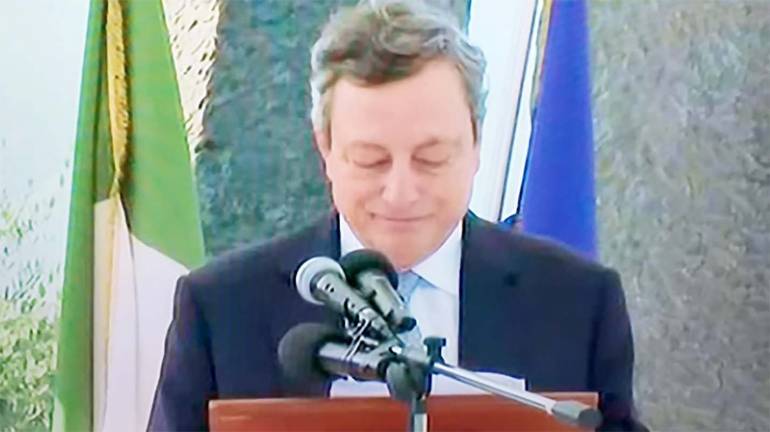 Draghi: “Il 31 marzo fine dello stato di emergenza e niente più mascherine a scuola”