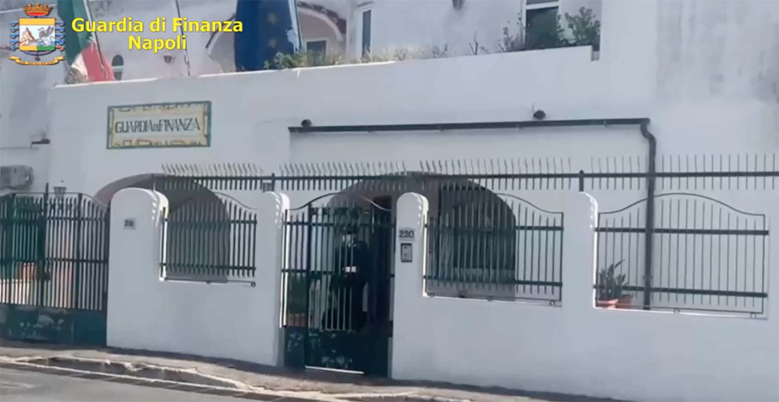 Ischia sequestro milionario ad albergatori: non versavano le imposte per i dipendenti Sequestro milionario ad albergatori