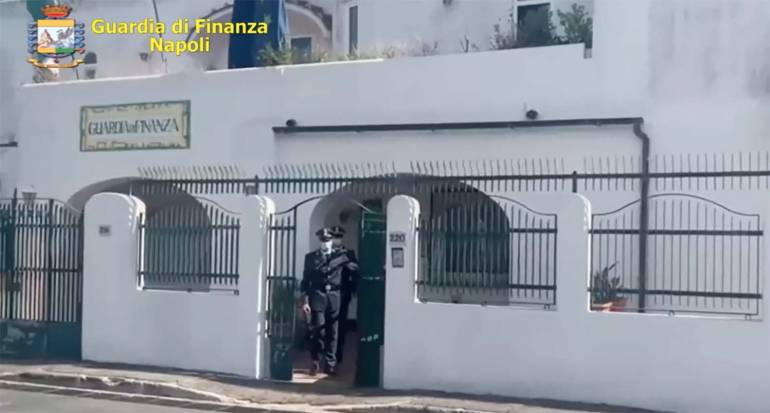 Ischia sequestro milionario ad albergatori: non versavano le imposte per i dipendenti