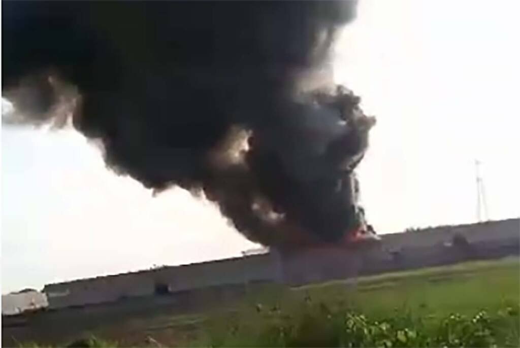 Caserta, incendio nella fabbrica di caffè
