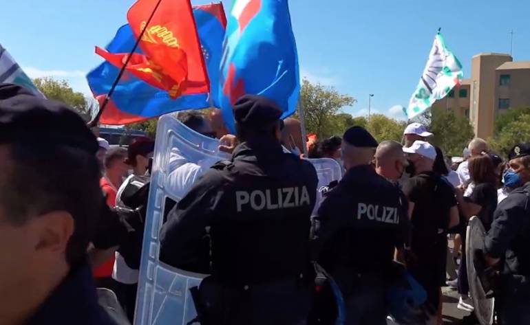 Operai Whirlpool a Santa Maria attendono Draghi