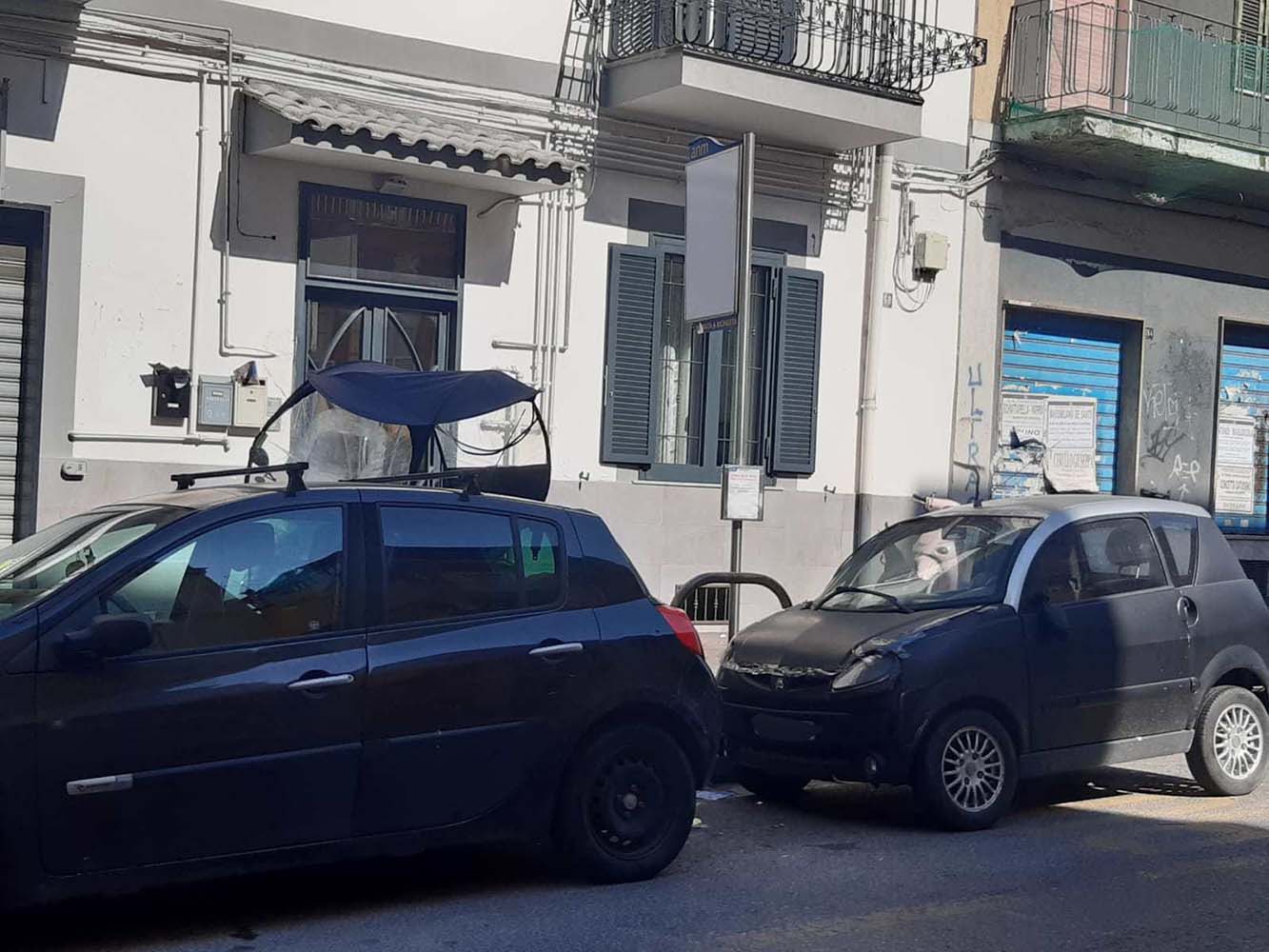 Napoli parcheggio selvaggio