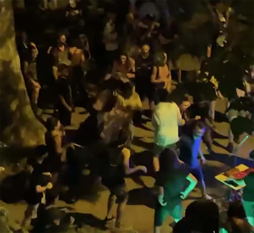 Pogo scatenato a Capodimonte per tutta la notte e i cittadini protestano