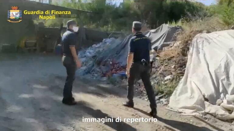 Pozzuoli, smaltimento illecito di rifiuti: 4 misure cautelari
