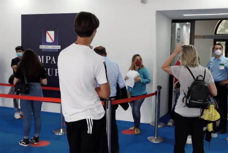 Napoli, l’appello di Verdoliva: “Over 50, vaccinatevi”