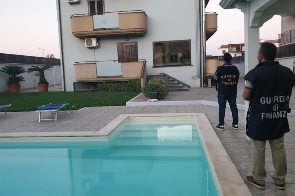 Soldi a usura agli imprenditori casertani in crisi per il covid: 5 arresti.IL VIDEO