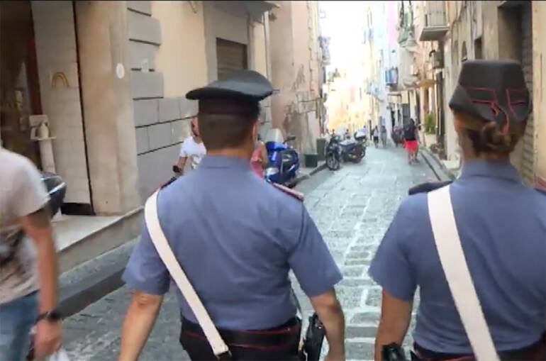 Esponente della mafia nigeriana bloccato in auto a Napoli