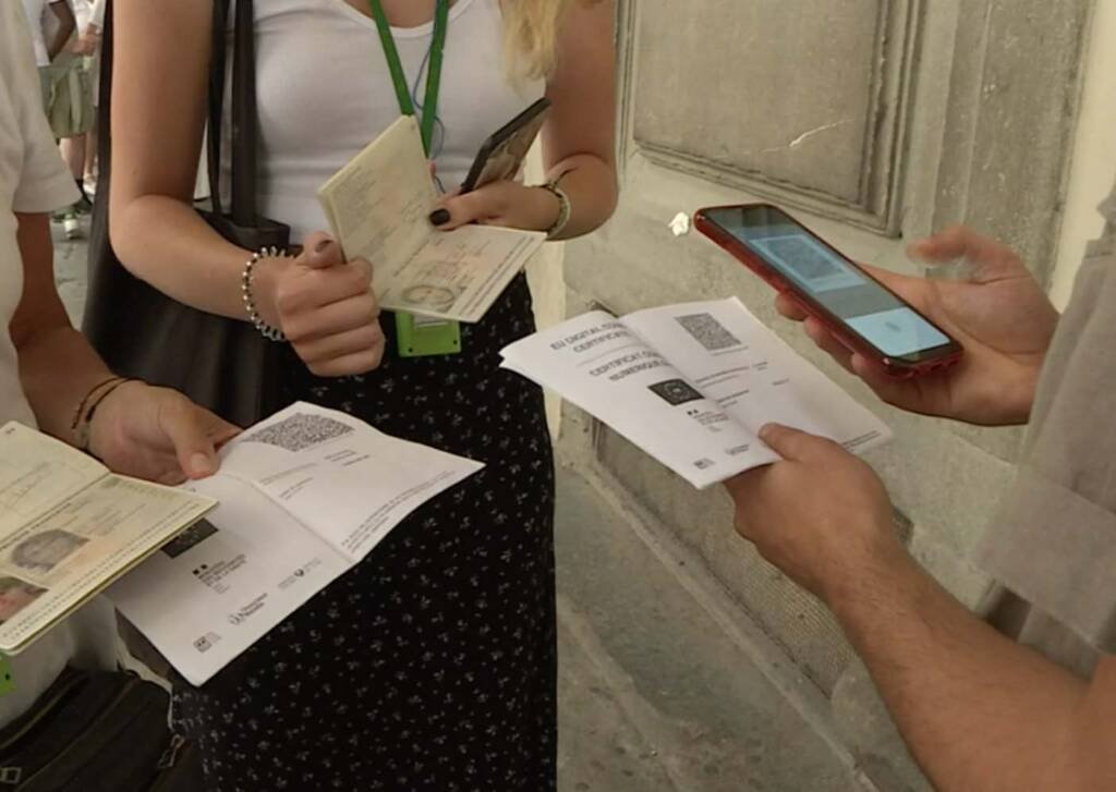 Record di vaccinazioni e di green pass in Italia: oltre l’81% degli italiani è immunizzato