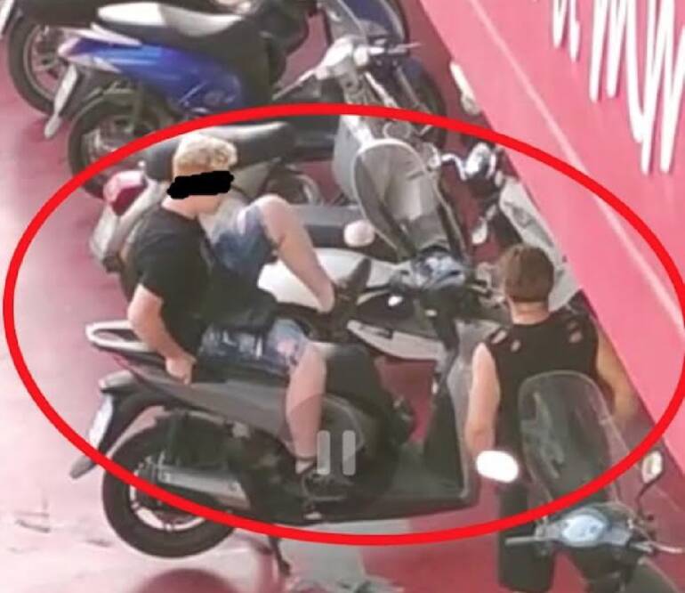 Napoli, la denuncia dei riders: “Al centro commerciale di via Argine continui furti dei nostri scooter”