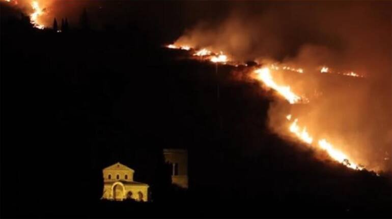 Caserta, 2 piromani arrestati su segnalazione dei volontari del Wwf