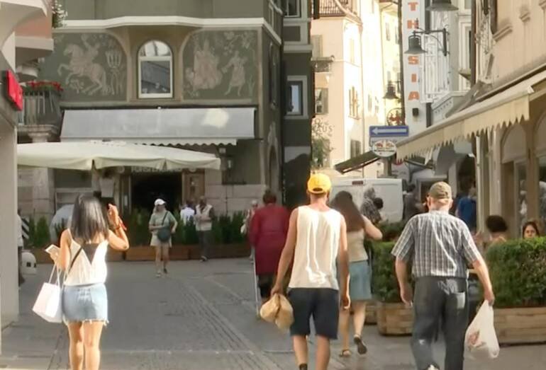 Covid: 5.498 nuovi casi e 75 vittime in Italia nelle ultime 24 ore