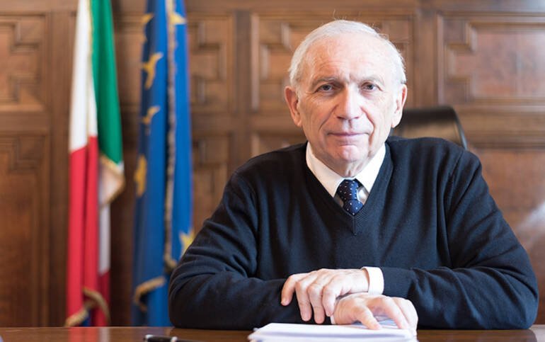 Covid, Patrizio Bianchi: ‘Togliere mascherine a scuola sia atto di responsabilità’