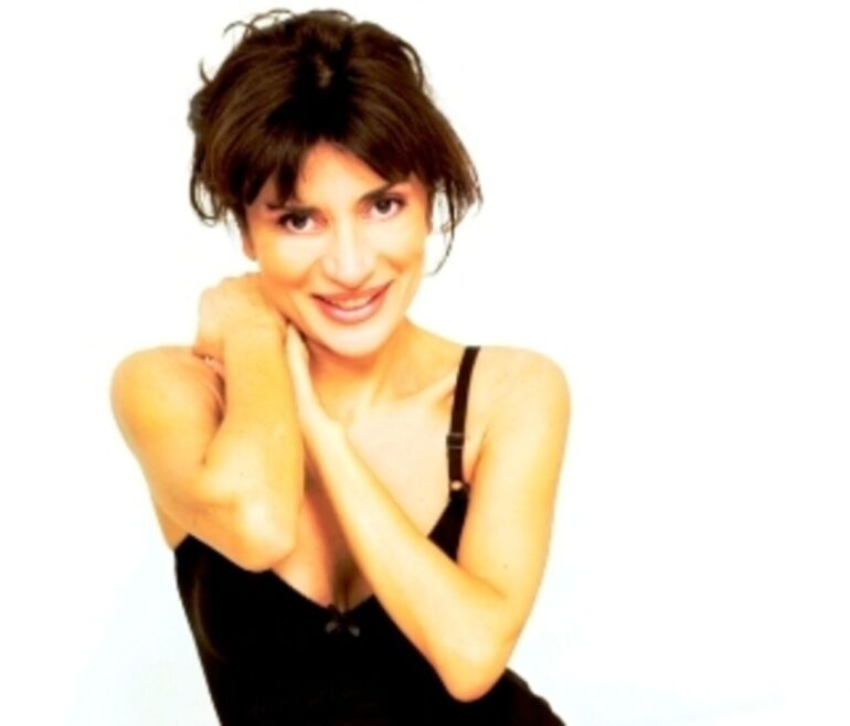 ‘Madri 2.0’ di Rosaria De Cicco, per ‘Antichi Scenari’