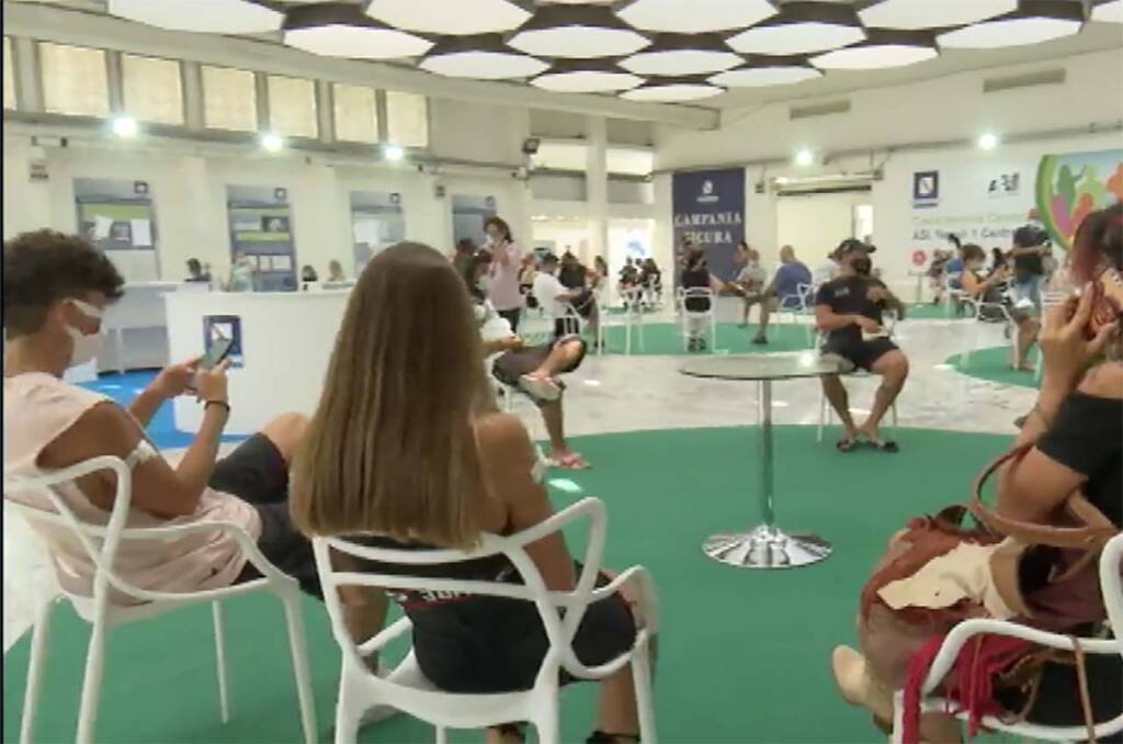 Dal primo dicembre terza dose di vaccino per gli over 40