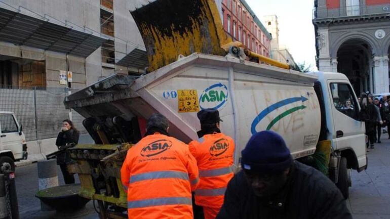 Napoli, ripulito dai rifiuti parco Villa Theodosia