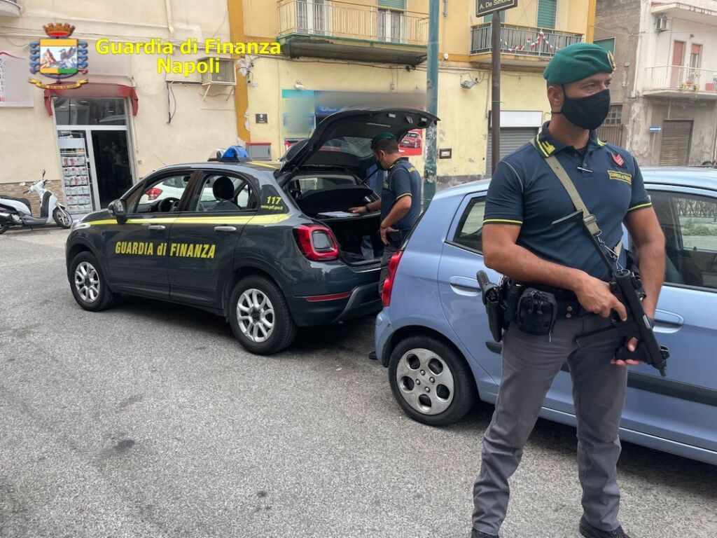 Alto impatto a Torre Annunziata, la Finanza setaccia i rioni a rischio