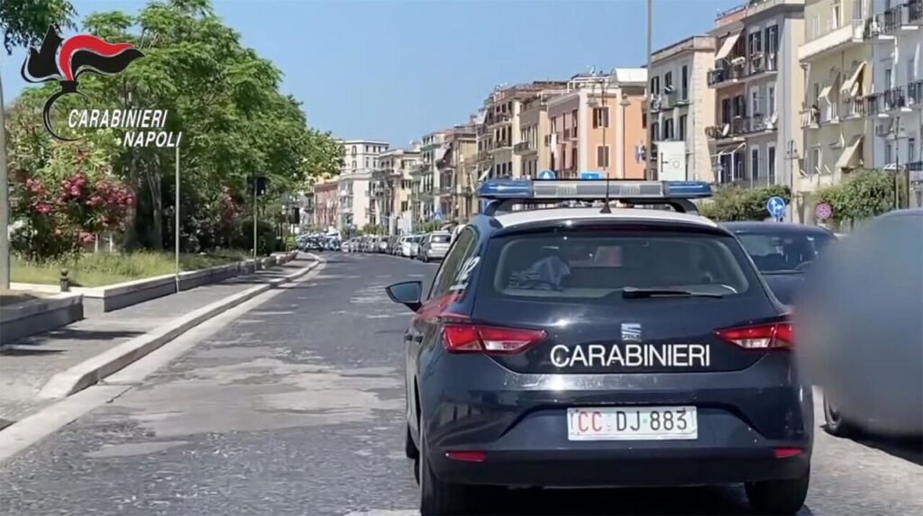 Pozzuoli, piazza di spaccio gestita dalla famiglia: 4 arrestati