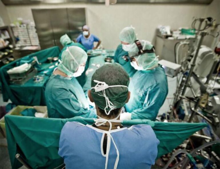Napoli, 34enne muore dopo un’operazione in clinica: aperta un’inchiesta